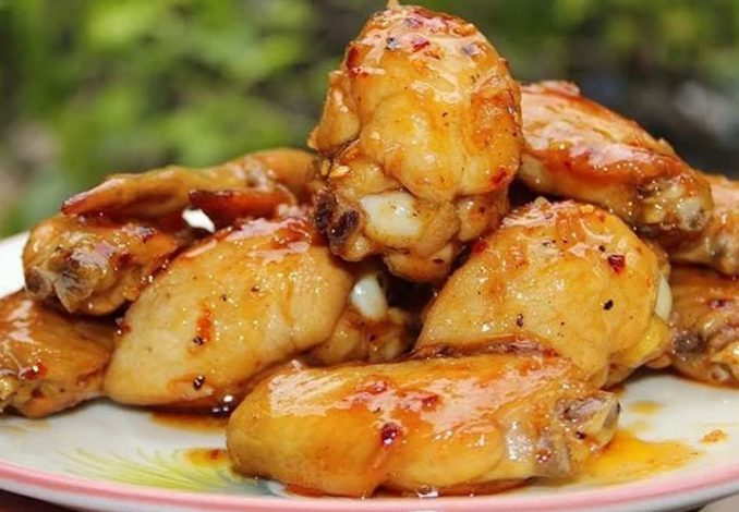 Tuyệt chiêu chế biến món thịt gà rang tỏi thơm lừng chỉ với 15 phút