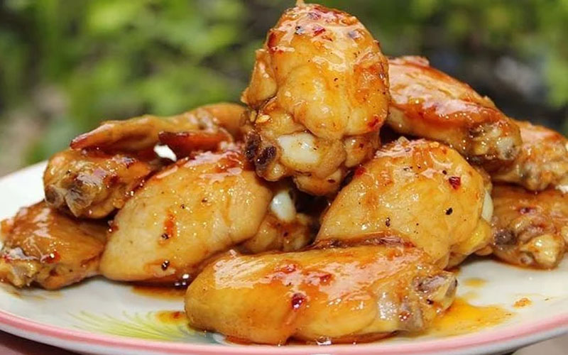 Tuyệt chiêu chế biến món thịt gà rang tỏi thơm lừng chỉ với 15 phút 