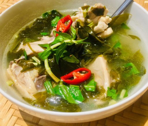 Thành phẩm hấp dẫn món canh gà lá giang