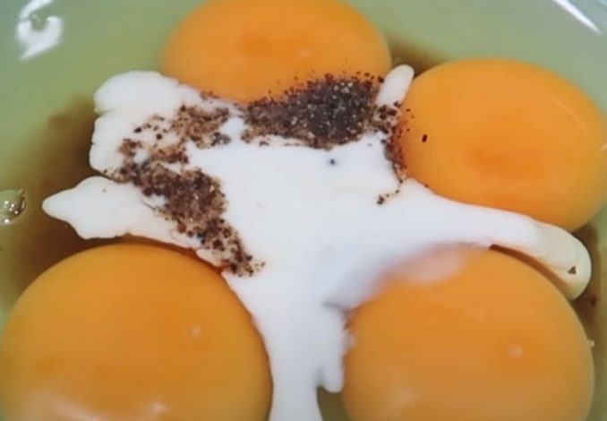Thêm ít sữa tươi có đường vào trứng để thơm hơn