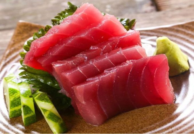 Sashimi cá ngừ là món ăn truyền thống của Nhật Bản